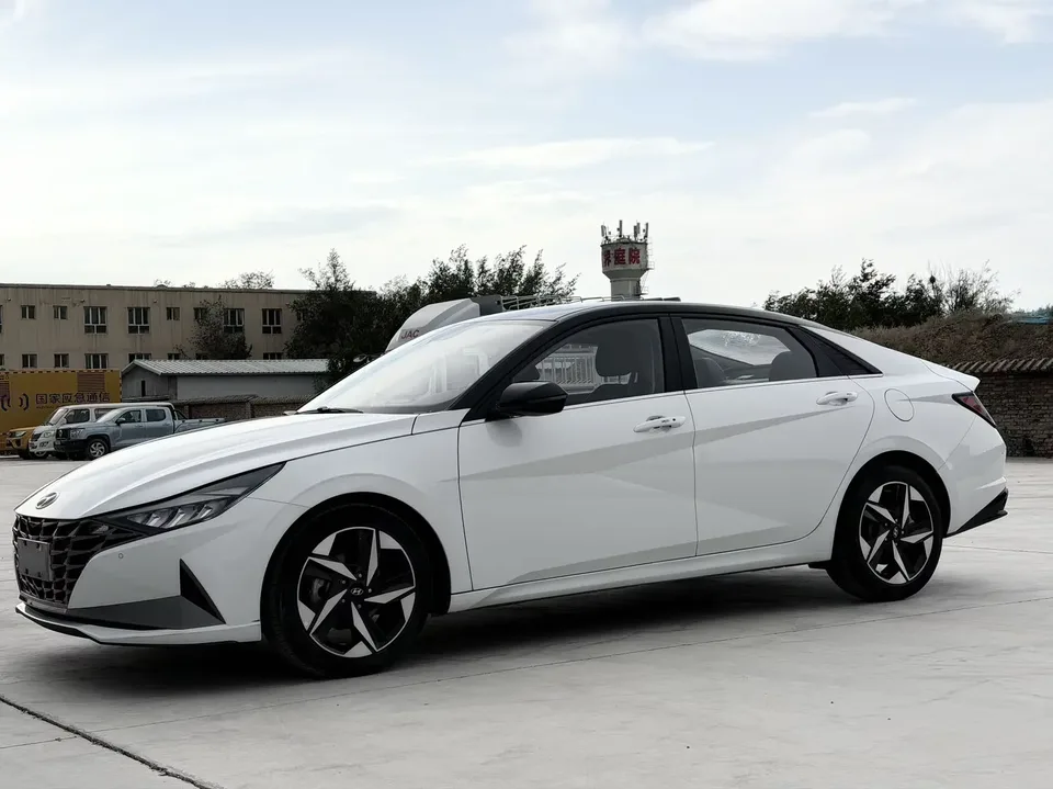 Hyundai Elantra Elantra 2023 1.5L CVT LUX Premium Edition 2023 — photo 1, buy with delivery to Moscow
