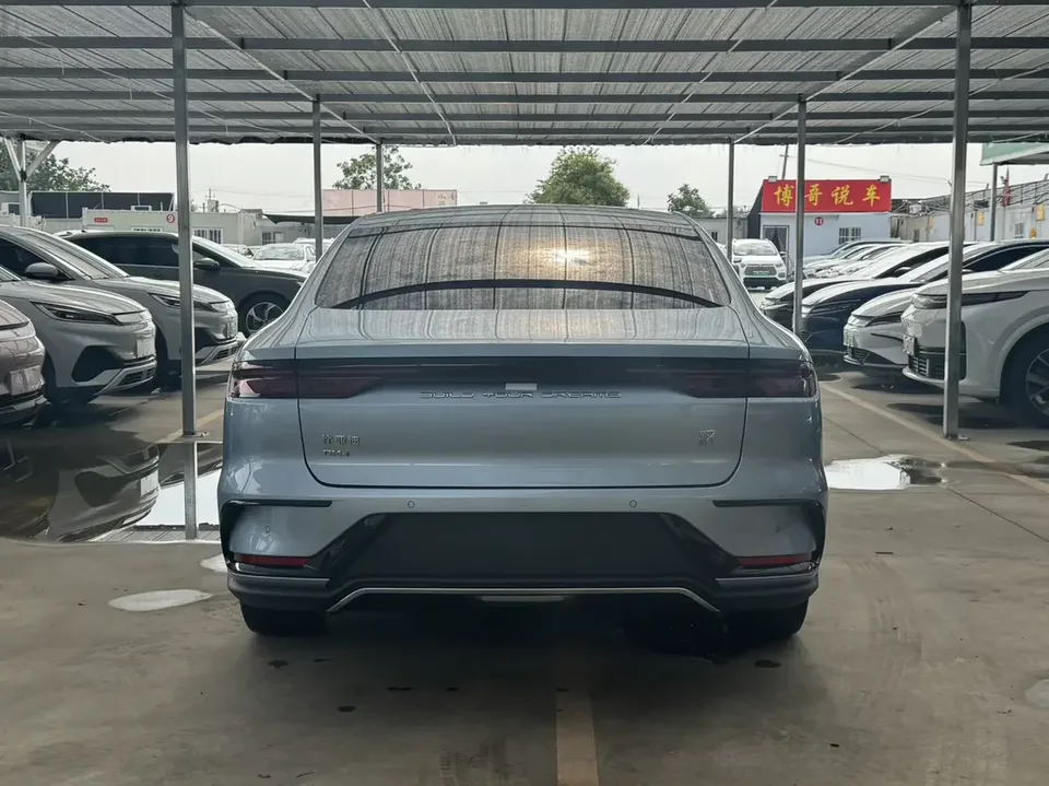 BYD Han DM Chinese DM 2022 DM-i 121KM Premium 2023 — thumbnail 2