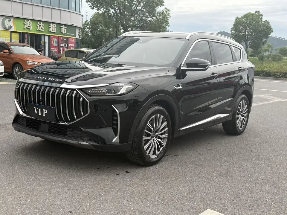 Jetour Jietu X70 PLUS Jietu X70 PLUS 2024 Champion Edition 1.5T DCT Champion MAX 7 Seaters 2025 — photo 1, buy with delivery to Moscow