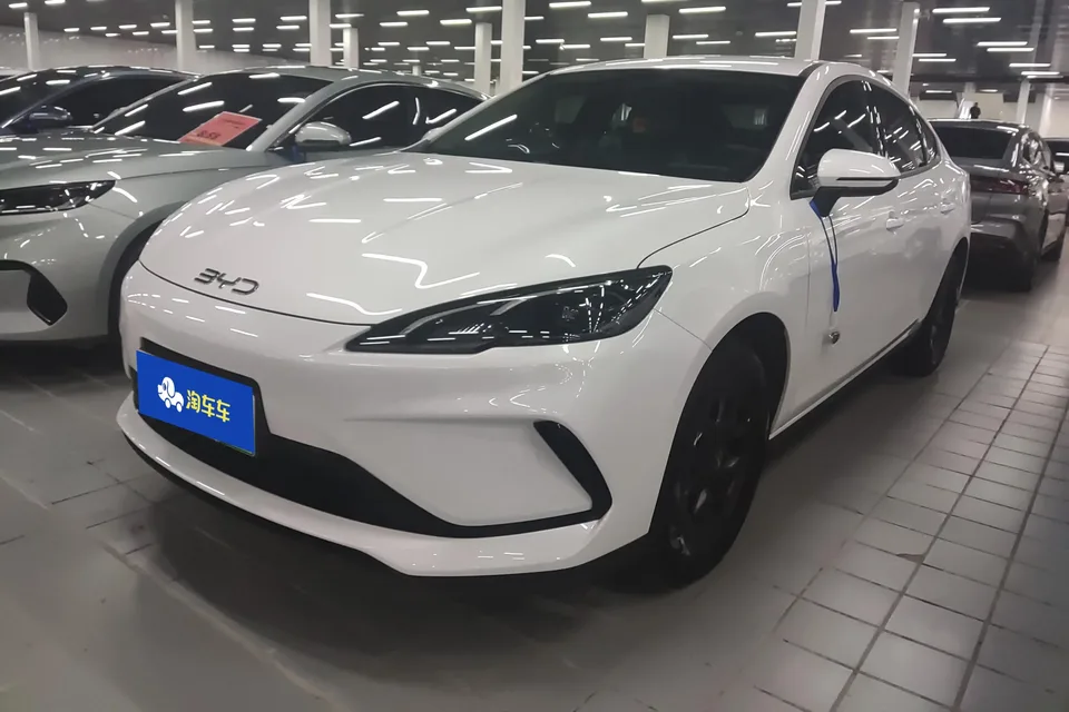 BYD Seal 05DM Seal 05DM 2026 DM-i 128KM Luxury 2026 — photo 1, buy with delivery to Moscow