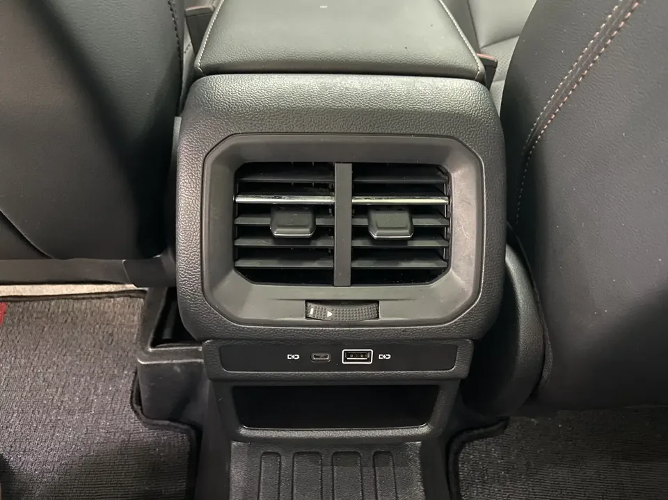 Volkswagen Tharu tuyue 2022 280TSI 2WD Deluxe Edition 2022 — thumbnail 4
