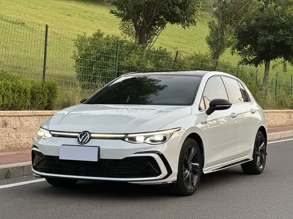 Volkswagen Golf golf 2021 280TSI DSG R-Line 2022 — photo 1, buy with delivery to Moscow