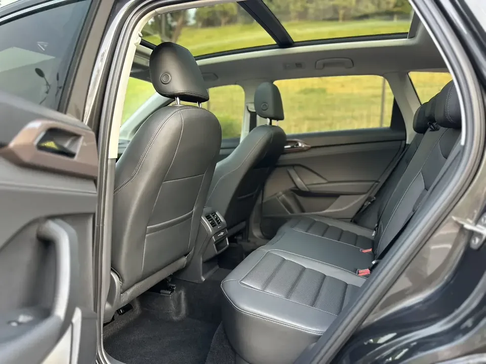 Volkswagen Tharu tuyue 2022 280TSI 2WD Deluxe Edition 2023 — миниатюра 5