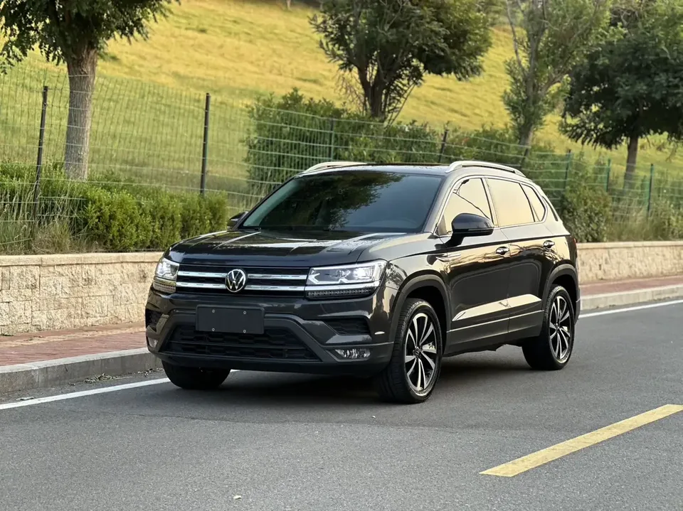 Volkswagen Tharu tuyue 2022 280TSI 2WD Deluxe Edition 2023 — фото 1, купить с доставкой в Москву