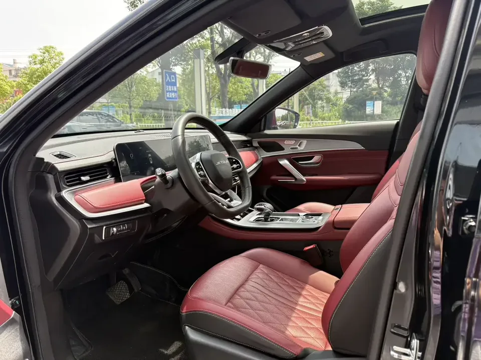 Jetour Jietu X70 PLUS Jietu X70 PLUS 2024 Champion Edition 1.5T DCT Champion MAX+ 7 Seaters 2024 — thumbnail 3