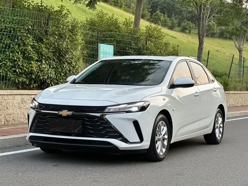 Chevrolet Monza Cruze 2023 1.5L Dual Clutch Enjoy Edition 2023 — photo 1, buy with delivery to Moscow