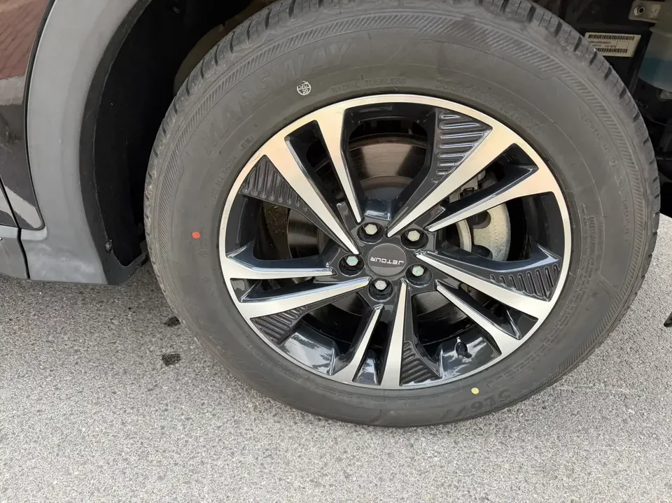 Jetour Jietu X70 PLUS Jietu X70 PLUS 2021 1.5T DCT 5-seater 2022 — thumbnail 3