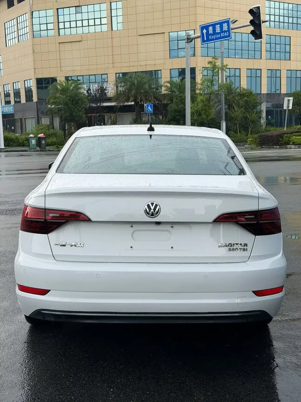 Volkswagen Sagitar Sagitar 2021 280TSI DSG Beyond Edition 2022 — thumbnail 2