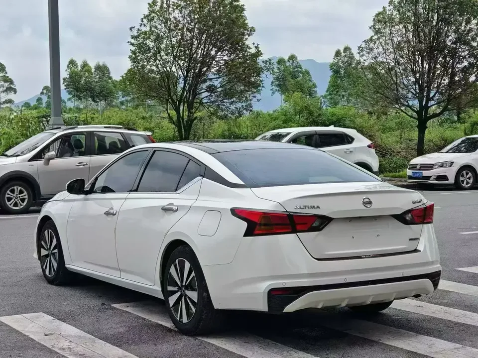 Nissan Altima Sound of nature 2021 2.0L XL Comfort Edition 2022 — thumbnail 4