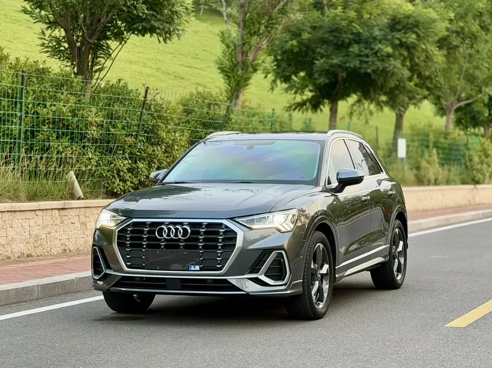 Audi Q3 Audi Q3 2022 35 TFSI Stylish Dynamic 2022 — photo 1, buy with delivery to Moscow