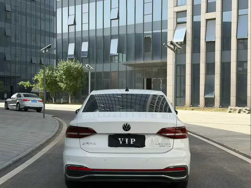 Volkswagen Lavida Lavida 2023 300TSI DSG Full Elegance Edition 2024 — thumbnail 2