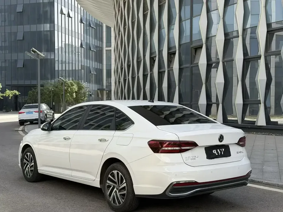 Volkswagen Lavida Lavida 2023 300TSI DSG Full Elegance Edition 2024 — миниатюра 4