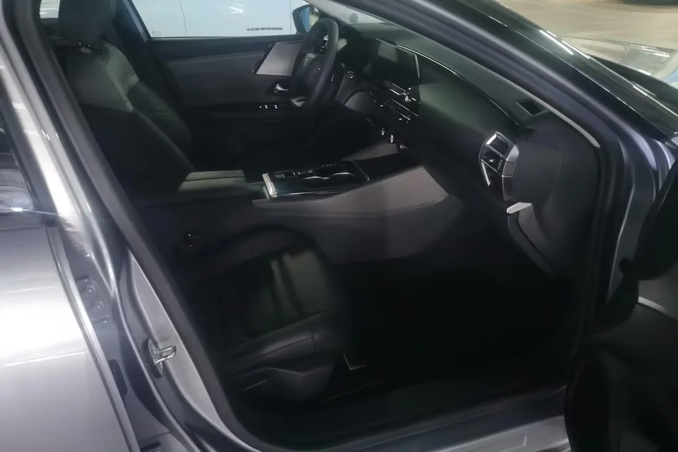 Citroen Versailles C5 X Versailles C5 X 2025 Overseas Edition 2025 — thumbnail 3
