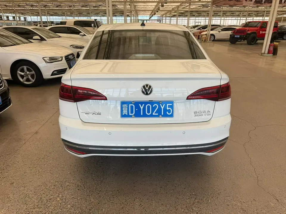 Volkswagen Bora Bora 2023 200TSI DSG Free Travel Edition 2023 — thumbnail 2
