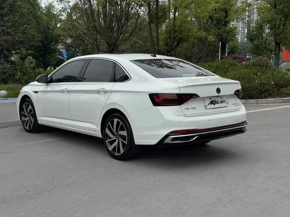 Volkswagen Sagitar Sagitar 2023 300TSI DSG Excellence Edition 2024 — миниатюра 2