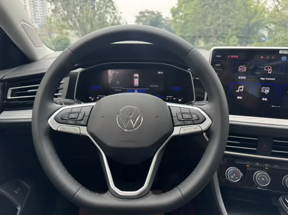 Volkswagen Sagitar Sagitar 2023 300TSI DSG Excellence Edition 2024 — миниатюра 3