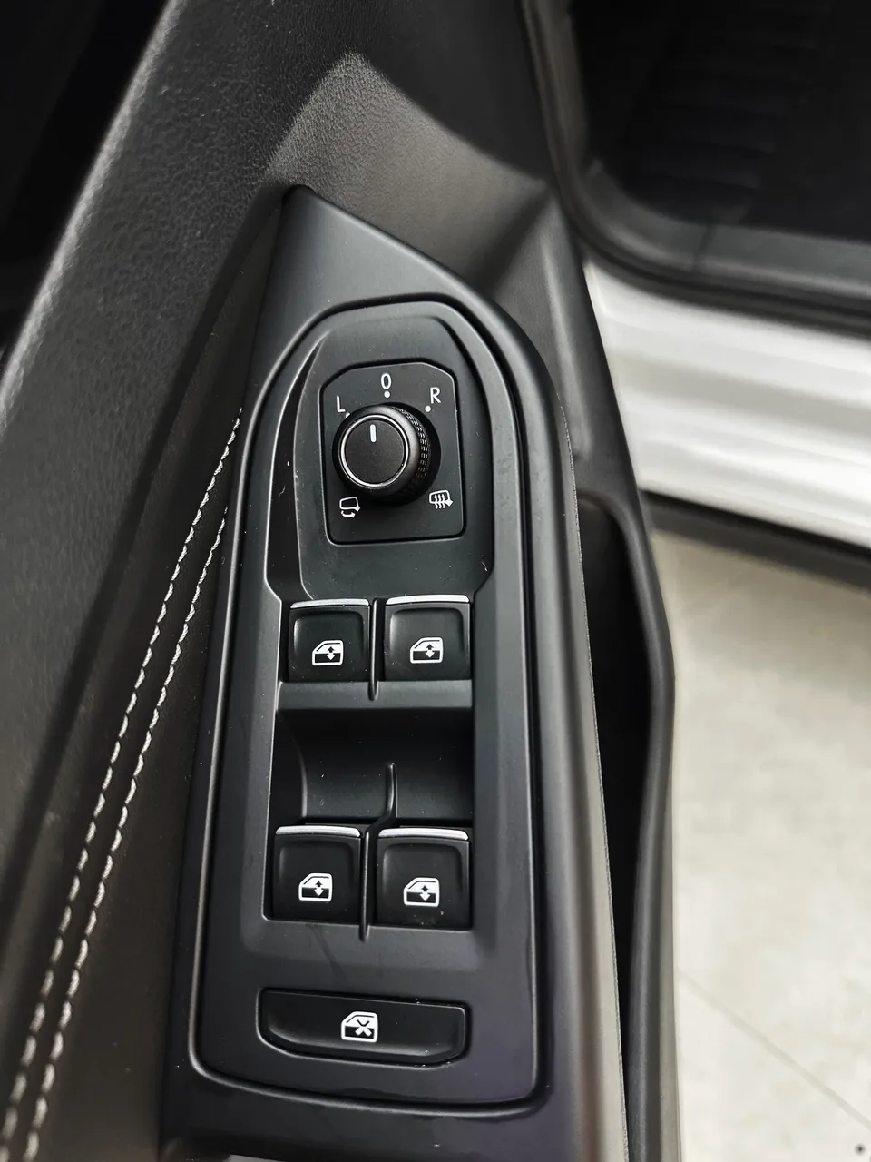Volkswagen Golf golf 2021 280TSI DSG R-Line 2022 — thumbnail 3