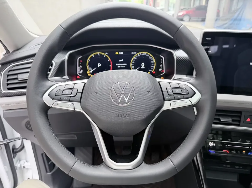 Volkswagen Tayron Tanyue 2023 280TSI 2WD Luxury Plus Advanced Edition 2022 — миниатюра 4