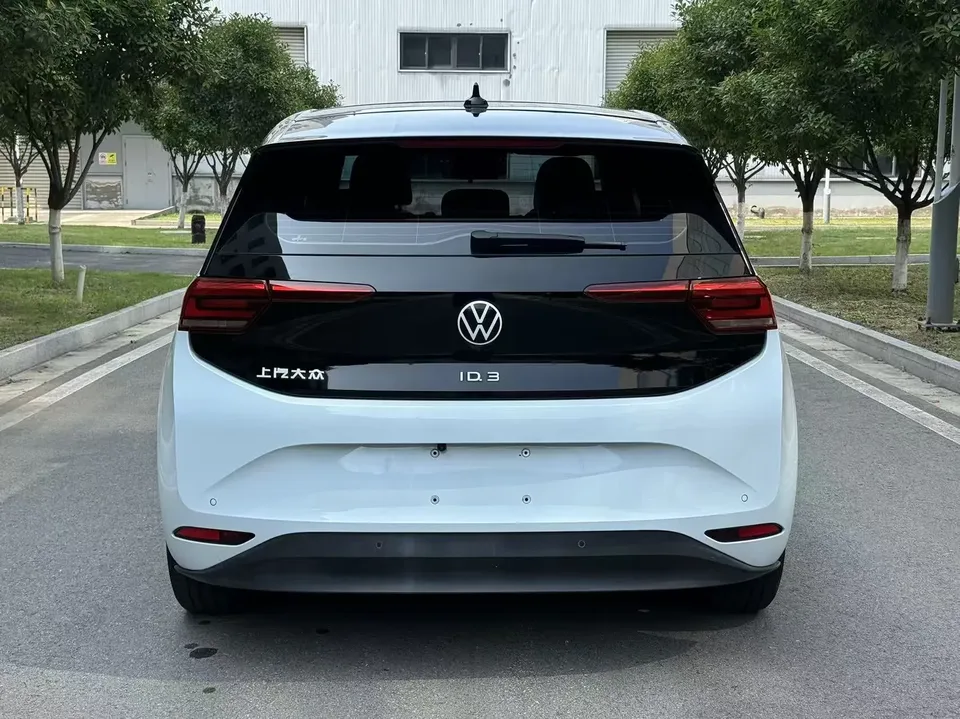 Volkswagen ID.3 Volkswagen ID.3 2023 Upgraded Pure Smart Edition 2023 — thumbnail 2