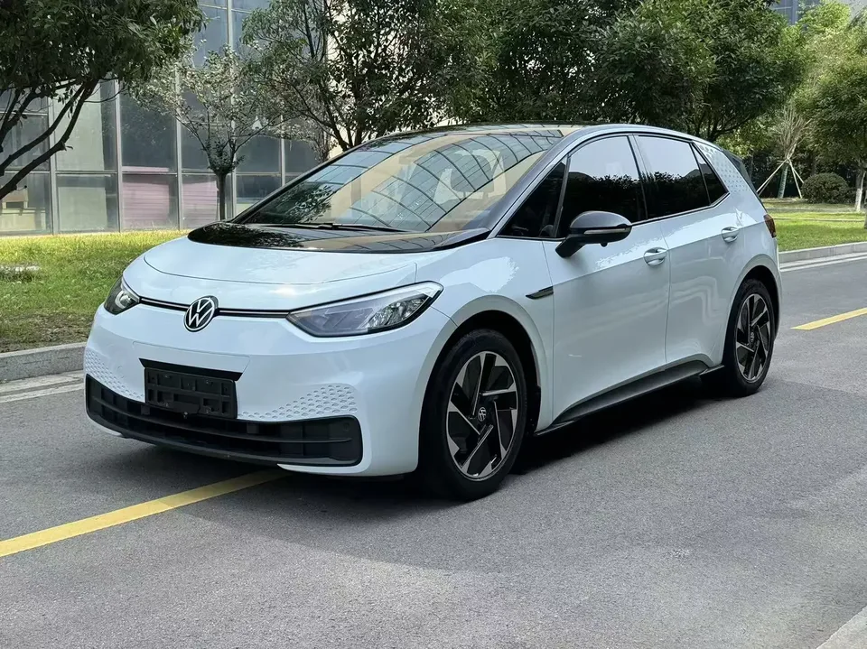 Volkswagen ID.3 Volkswagen ID.3 2023 Upgraded Pure Smart Edition 2023 — photo 1, buy with delivery to Moscow