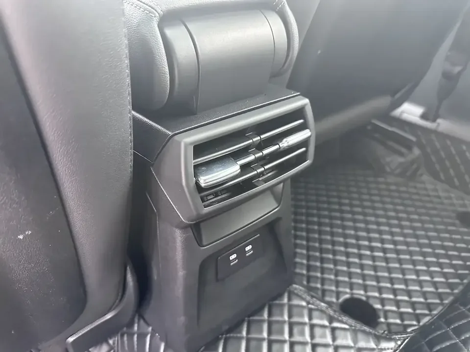 Audi A3 Audi A3 2023 Sportback 35 TFSI Stylish and sporty 2023 — thumbnail 4