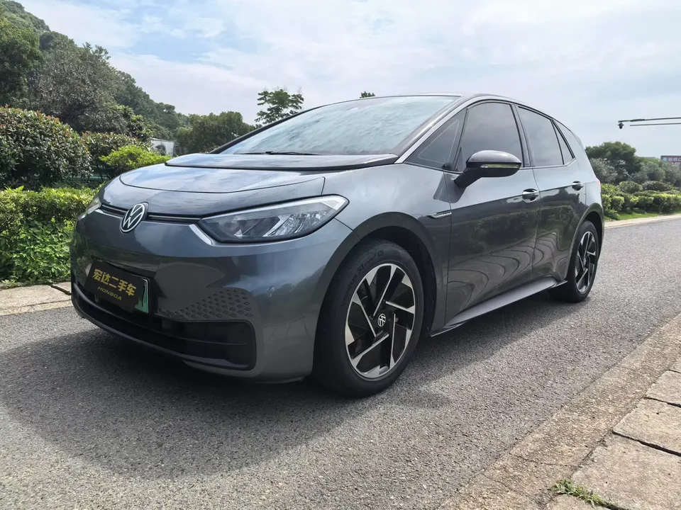 Volkswagen ID.3 Volkswagen ID.3 2023 Pure Smart Edition 2024 — photo 1, buy with delivery to Moscow