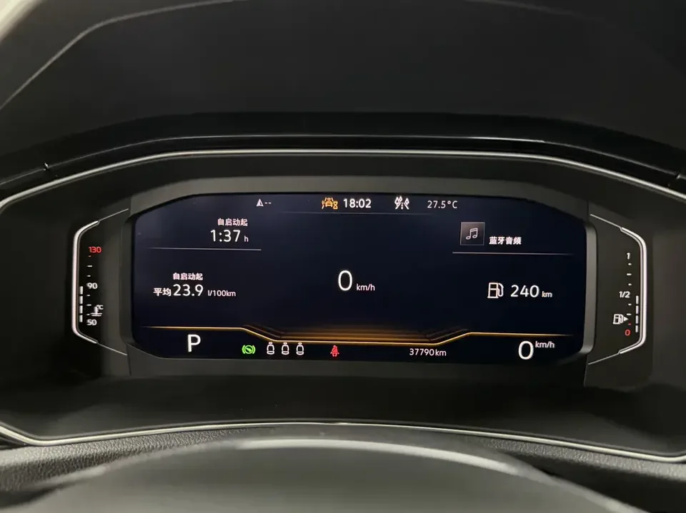 Volkswagen T-Roc TANG 2022 280TSI DSG 2WD Comfort PLUS 2022 — thumbnail 3