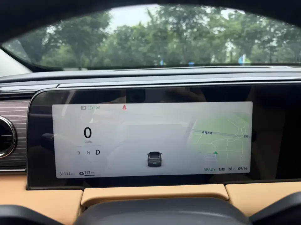 Leapmotor Zero running C11 Zero running C11 2024 Pure Electric 580 Premium Edition 2025 — миниатюра 3
