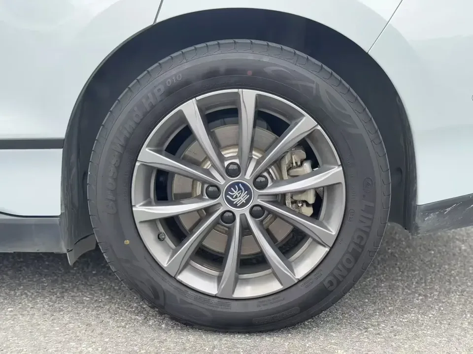 BYD Qin L EV Qin L EV 2025 470KM Leading Model 2025 — thumbnail 3