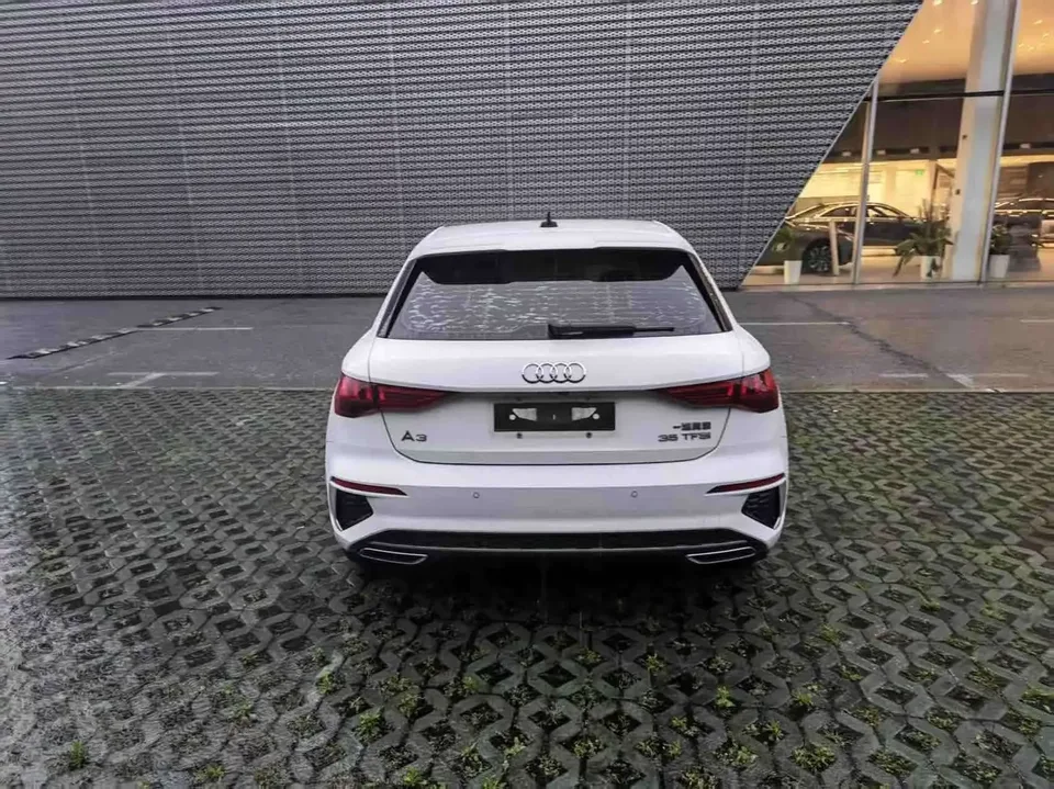 Audi A3 Audi A3 2022 Sportback 35 TFSI Stylish and sporty 2022 — миниатюра 2
