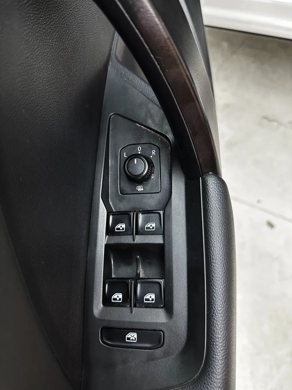 Volkswagen Tharu tuyue 2022 280TSI 2WD Comfort Edition 2022 — thumbnail 3