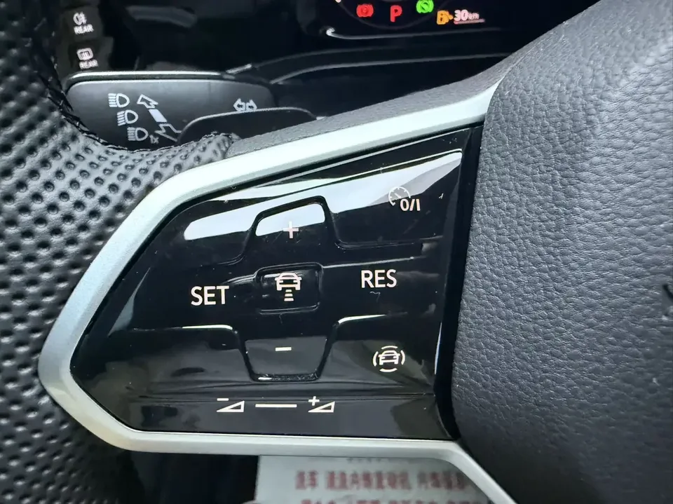 Volkswagen Golf golf 2021 280TSI DSG R-Line 2022 — thumbnail 3
