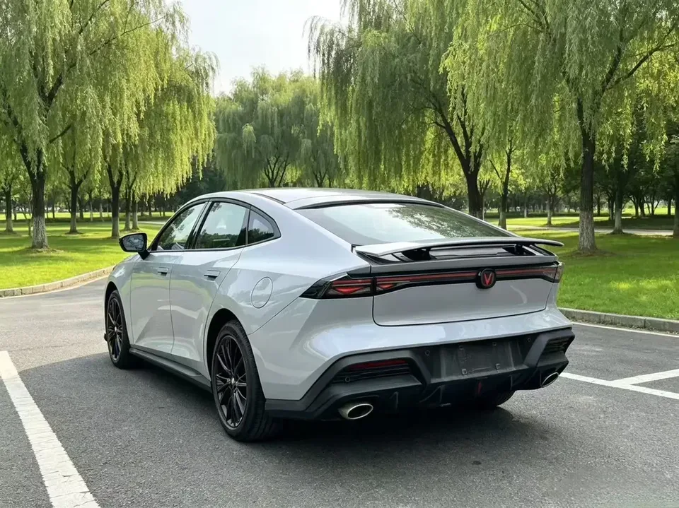 Changan UNI-V Changan UNI-V 2025 Third Generation 1.5T 500Bar Premium 2025 — thumbnail 2