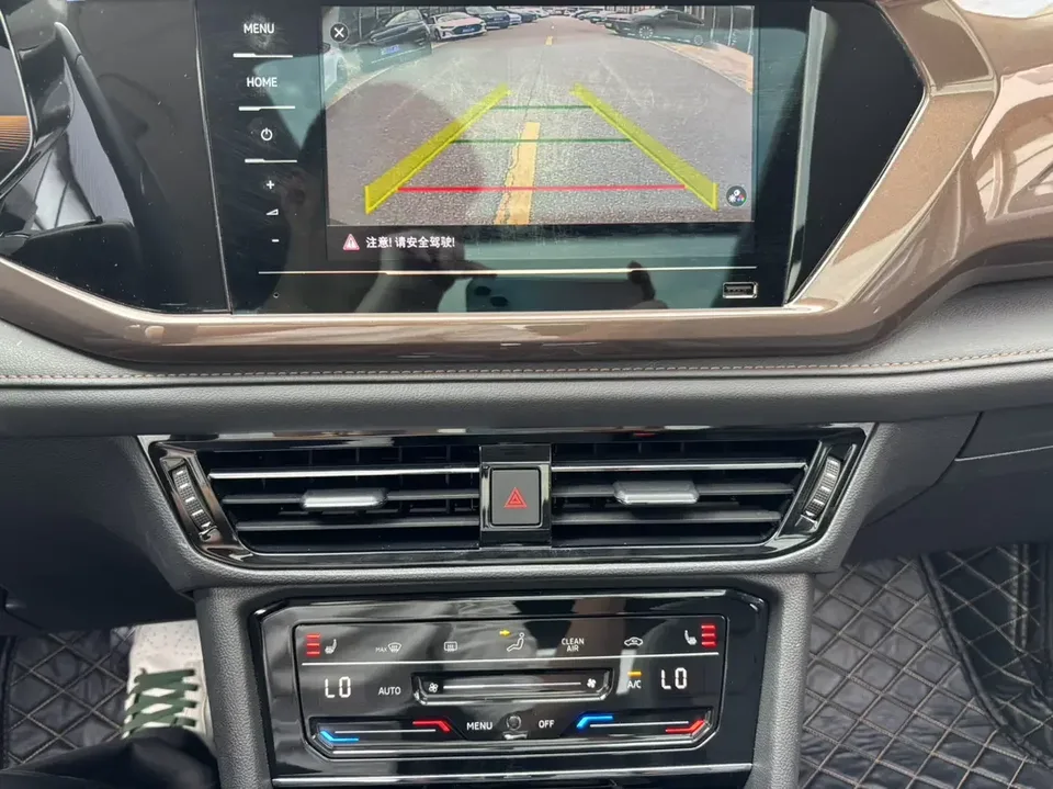 Volkswagen Tharu tuyue 2022 280TSI 2WD Deluxe Edition 2022 — thumbnail 3