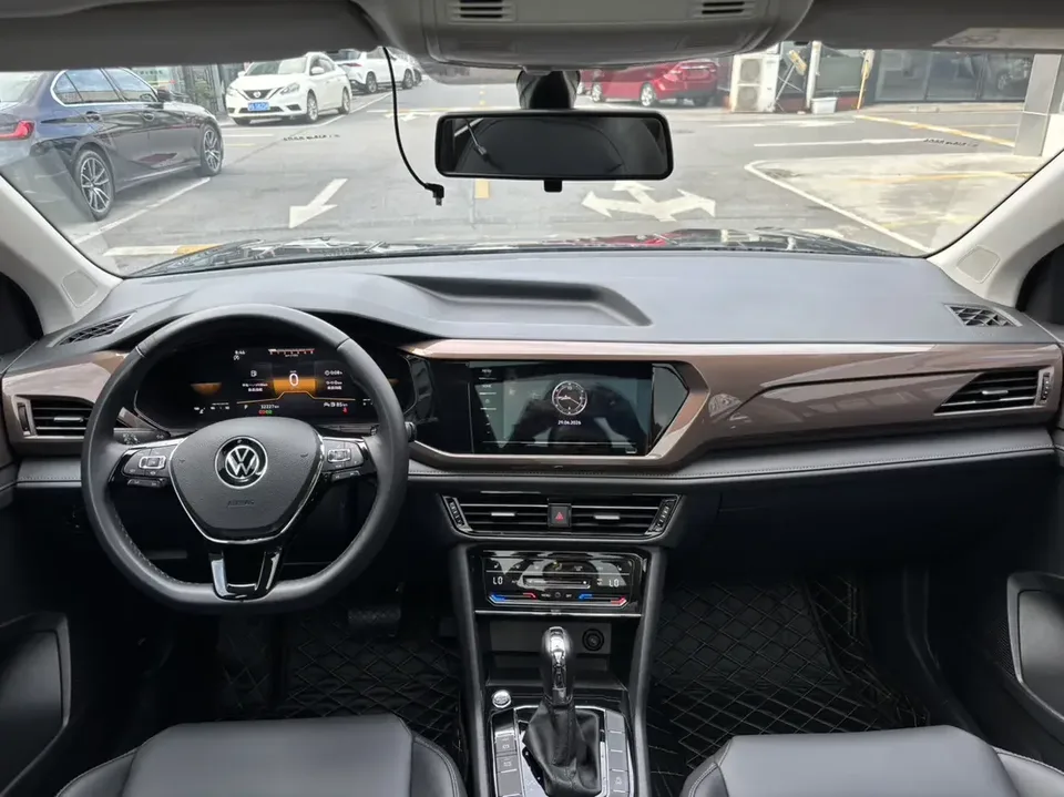 Volkswagen Tharu tuyue 2022 280TSI 2WD Deluxe Edition 2022 — thumbnail 5