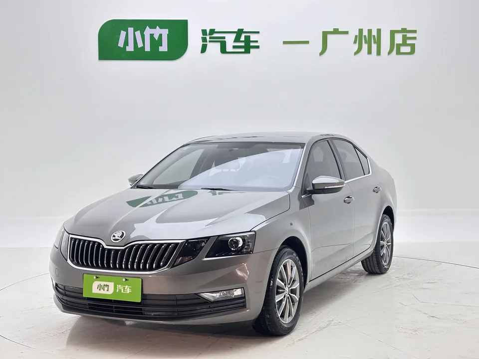 Skoda Octavia Octavia 2022 1.5L Automatic Comfort Edition 2022 — photo 1, buy with delivery to Moscow