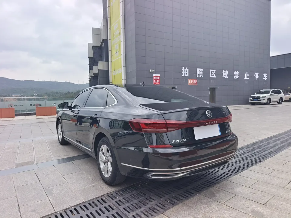 Volkswagen Passat Passat 2022 280TSI Business Edition 2023 — thumbnail 2