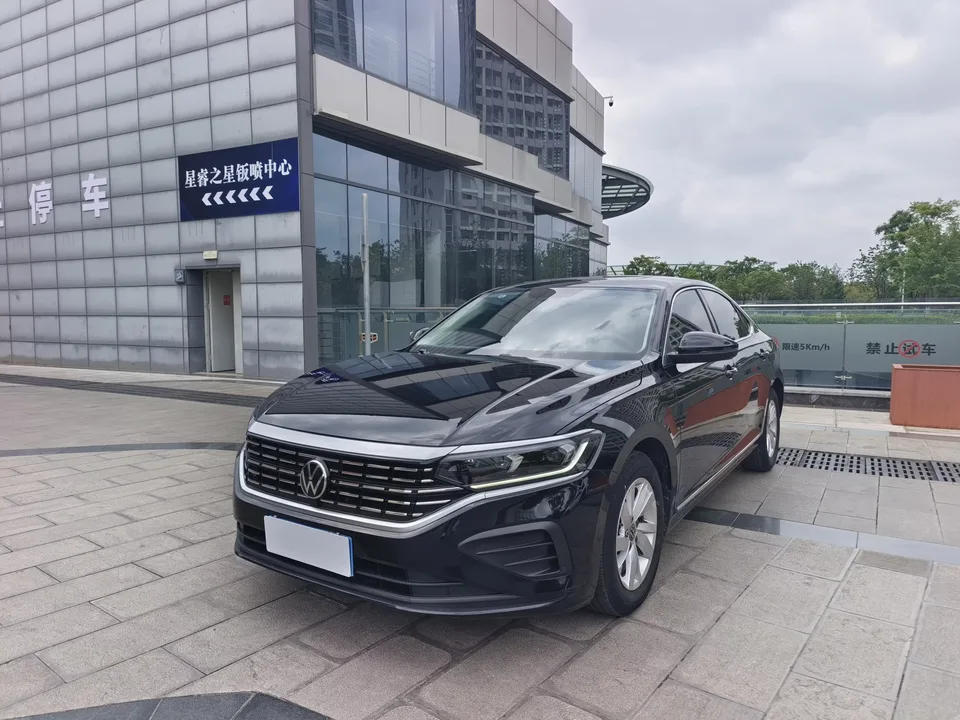 Volkswagen Passat Passat 2022 280TSI Business Edition 2023 — photo 1, buy with delivery to Moscow