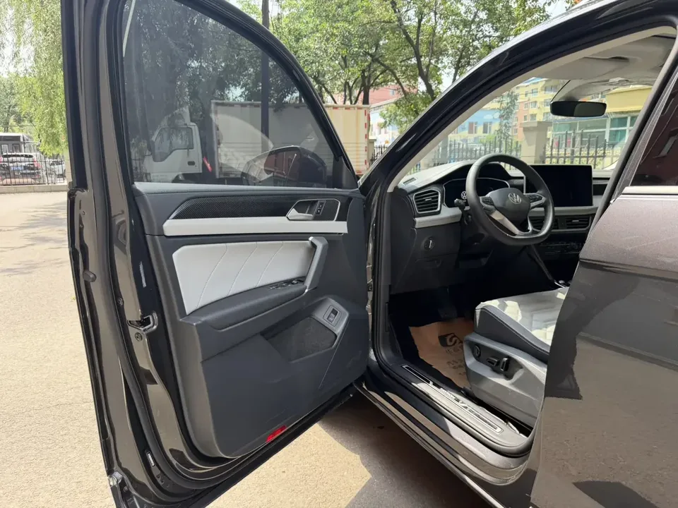 Volkswagen Tayron Tanyue 2023 280TSI 2WD Luxury Plus Advanced Edition 2022 — thumbnail 5