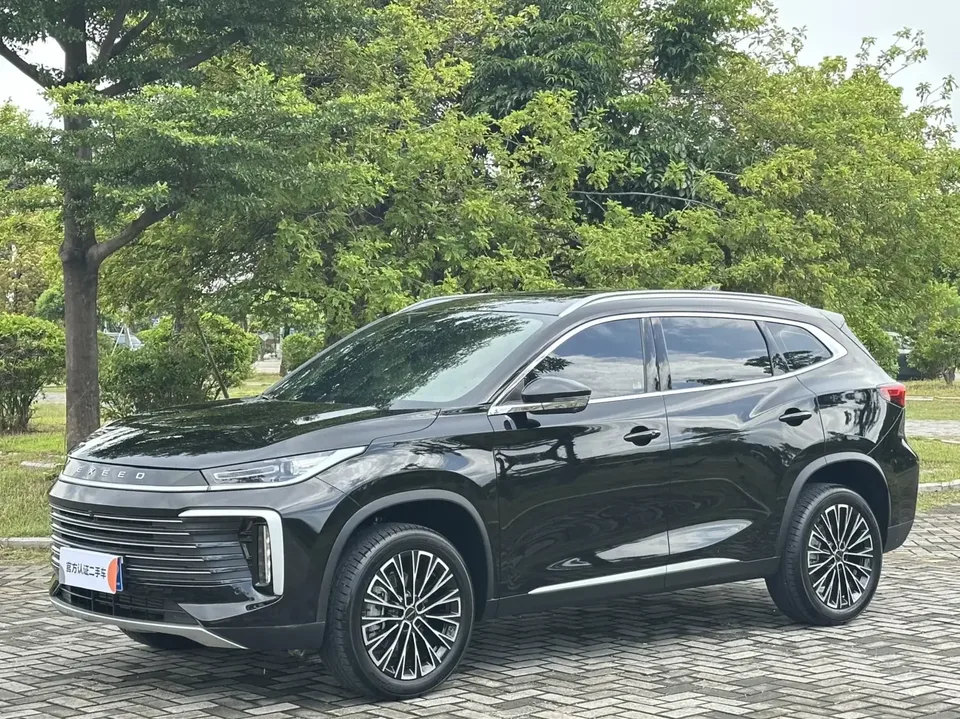 Exeed TXL Stars in the clouds 2025 300T 2WD Night Edition 2025 — photo 1, buy with delivery to Moscow