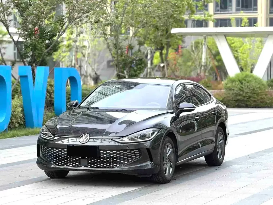 Volkswagen Lamando Lingdu 2024 Lingdu L 280TSI DSG Hot Edition 2024 — photo 1, buy with delivery to Moscow