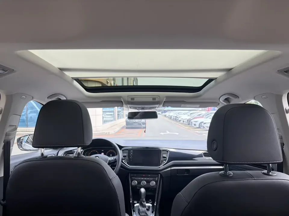Volkswagen T-Roc TANG 2022 280TSI DSG 2WD Comfort PLUS 2023 — миниатюра 3
