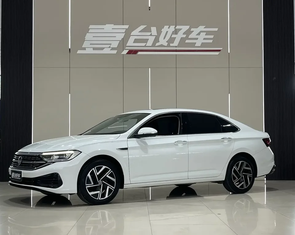 Volkswagen Sagitar Sagitar 2023 280TSI DSG Beyond Edition Plus 2022 — photo 1, buy with delivery to Moscow