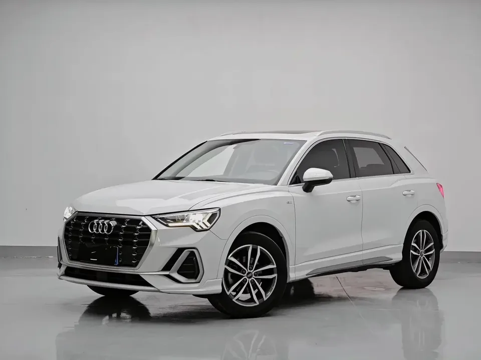 Audi Q3 Audi Q3 2022 35 TFSI Progressive Dynamic 2022 — photo 1, buy with delivery to Moscow