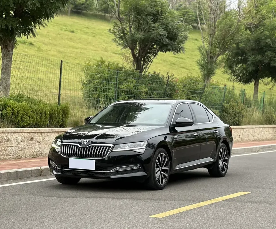Skoda Superb Speedy 2023 Modified TSI280 DSG Premium Edition 2023 — photo 1, buy with delivery to Moscow