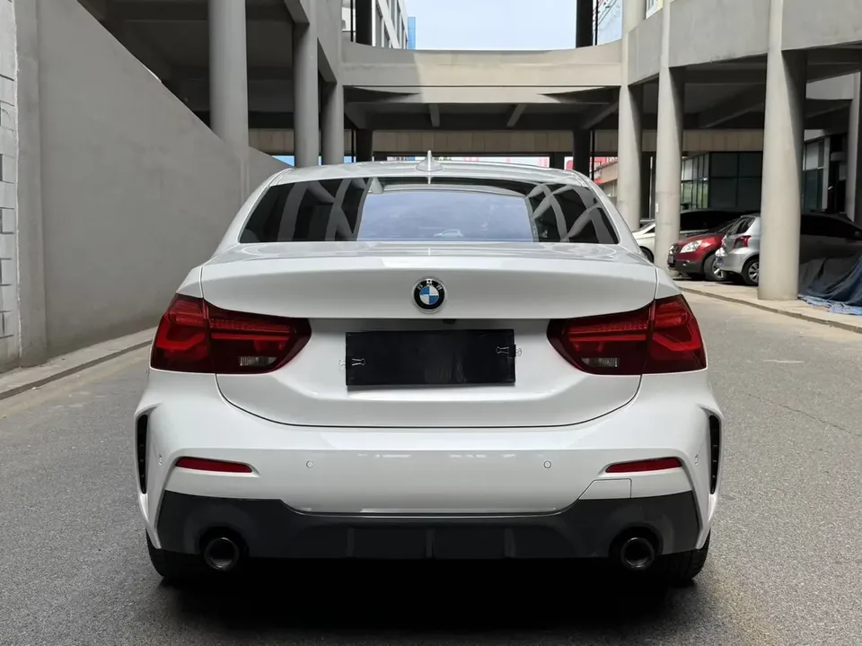 BMW 1 Series BMW 1 Series 2023 120i M Sport Night Edition 2023 — thumbnail 2