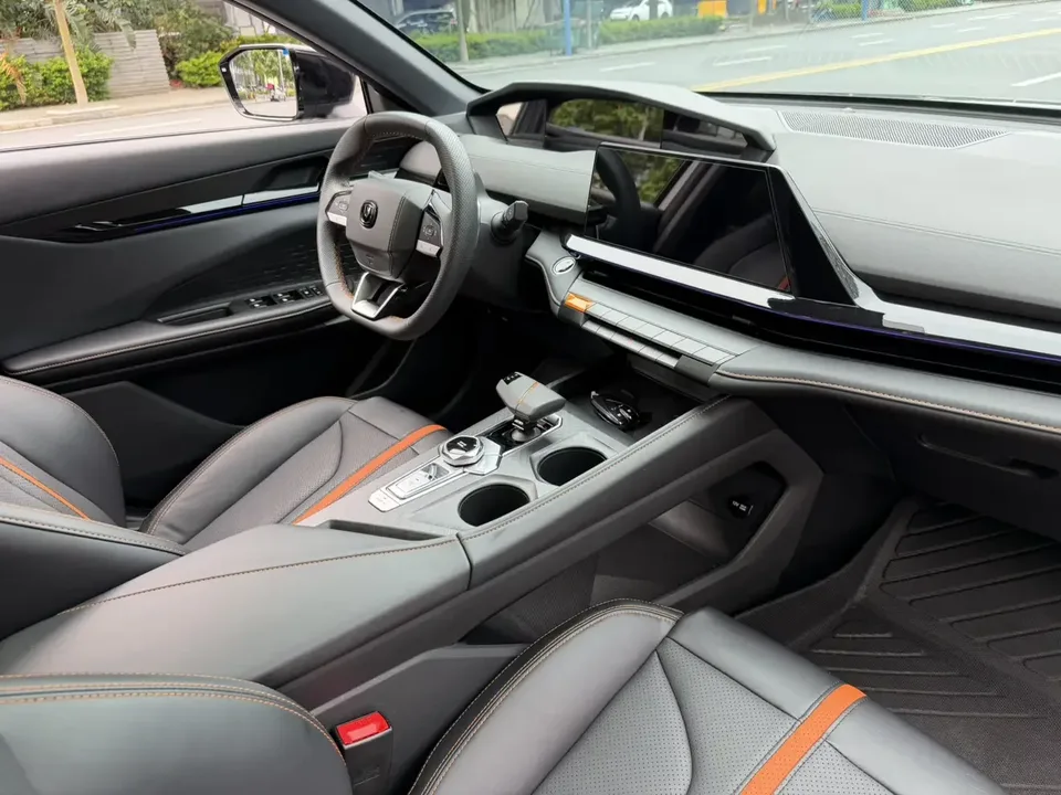 Changan UNI-V Changan UNI-V 2024 1.5T Premium 2024 — thumbnail 5