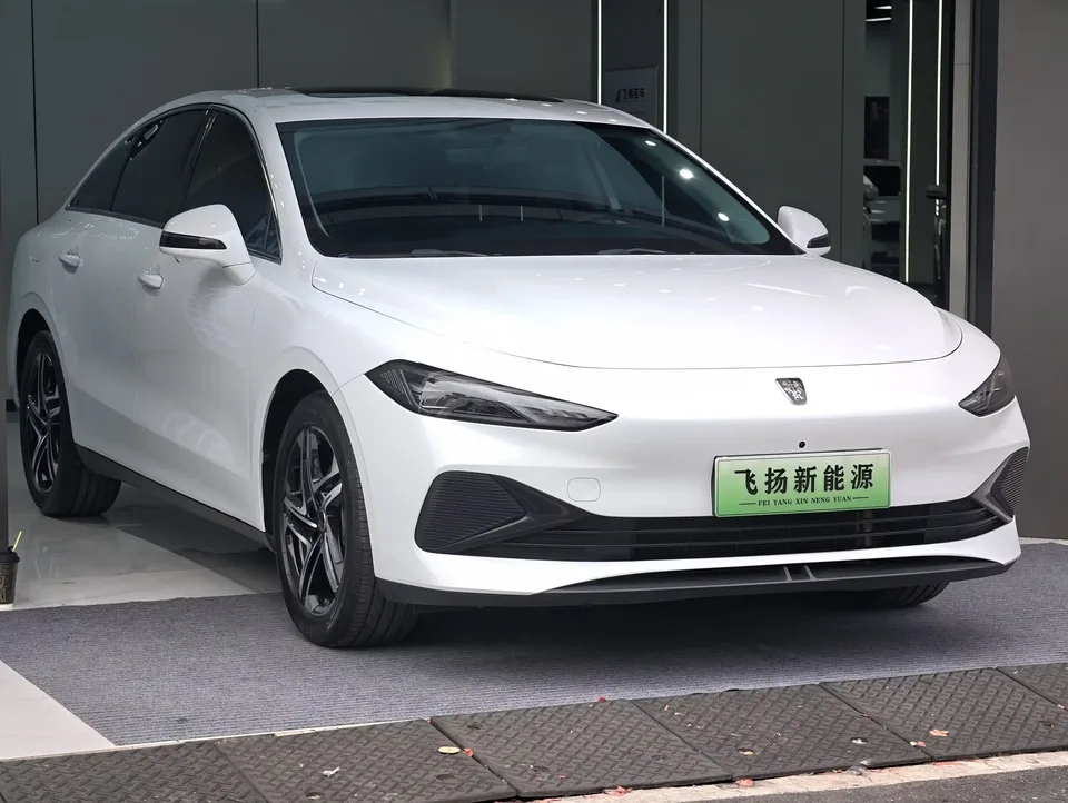 Roewe D7 DMH Roewe D7 DMH 2023 125 Ultimate 2024 — фото 1, купить с доставкой в Москву
