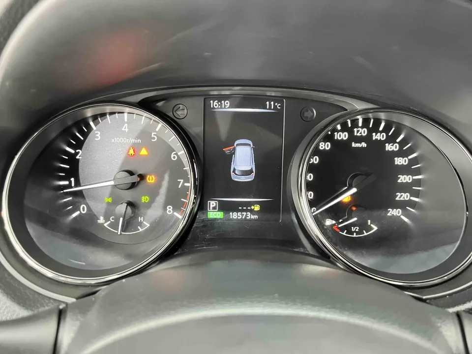 Nissan X-Trail Qijun 2023 Classic Edition 2.0L 2WD Smart Comfort Edition 2023 — thumbnail 4
