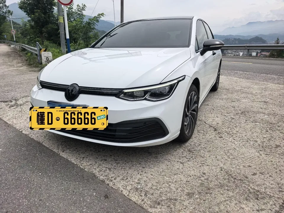Volkswagen Golf golf 2021 280TSI DSG Pro 2022 — фото 1, купить с доставкой в Москву